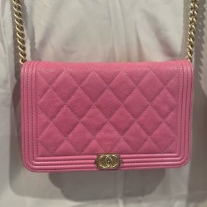 Chanel 19C Boy Wallet on Chain GHW (Bubblegum pink Caviar + aged gold hardware)